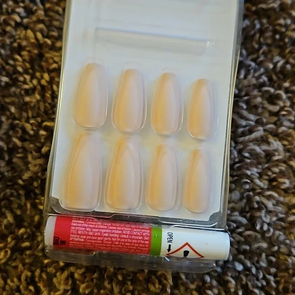 Kiss Gel Fantasy Nails - Picture 5 of 6